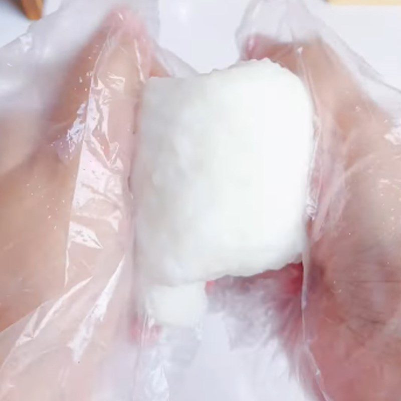 Step 2 Mix the tapioca flour and knead until smooth tokbokki rice cake with cold rice