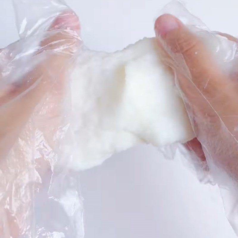 Step 2 Mix the tapioca flour and knead until smooth tokbokki rice cake with cold rice