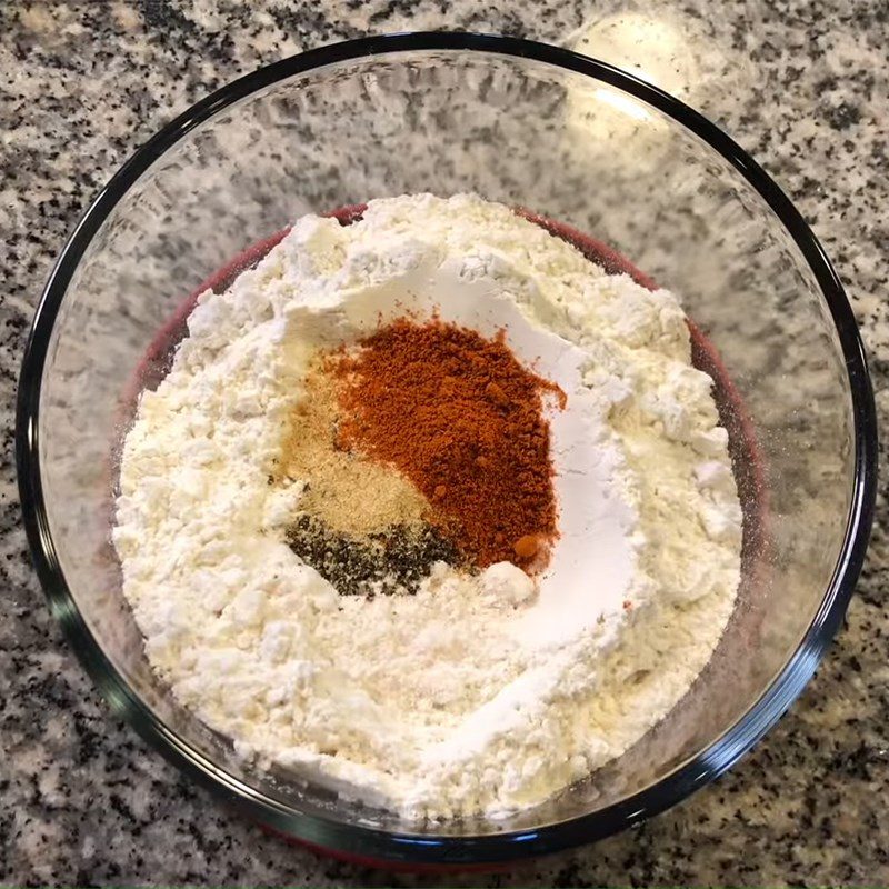 Step 2 Mix the batter and marinate the oysters Fried oysters coated with spicy batter