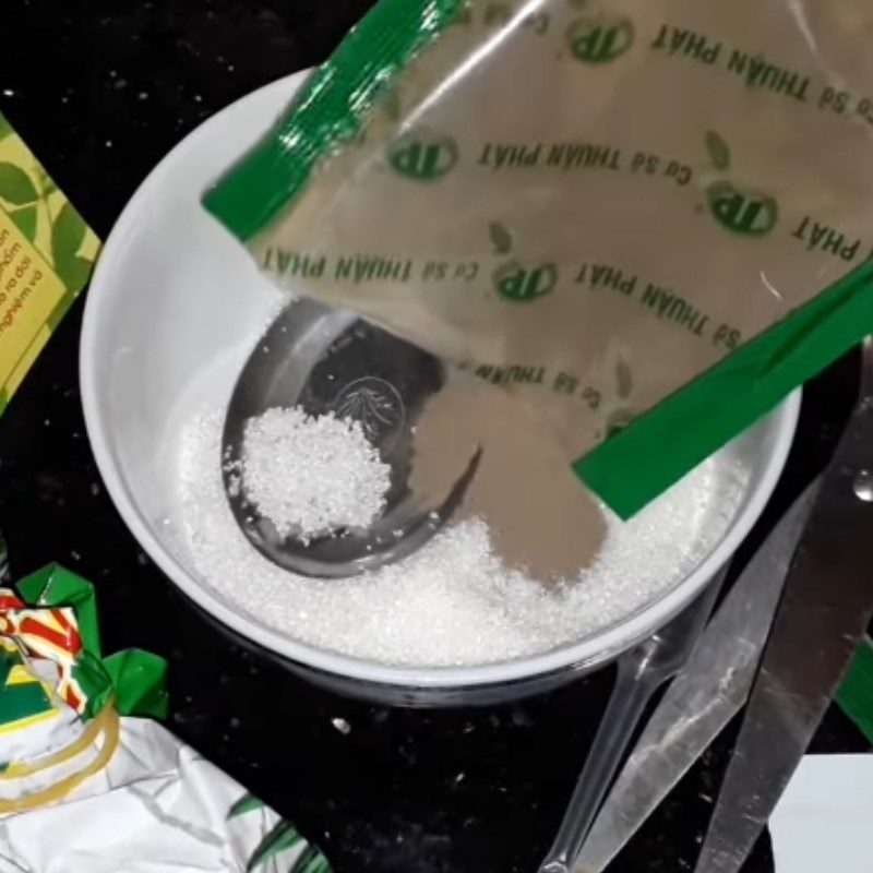 Step 3 Mix the powder and cook the grass jelly Black bean grass jelly