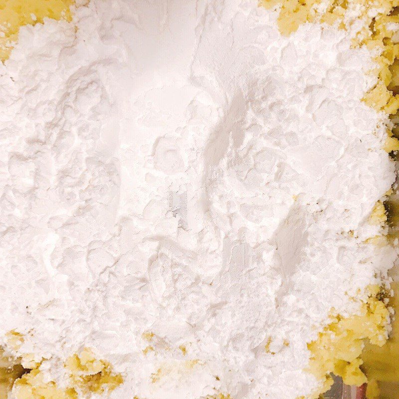 Step 2 Mix the dough and shape the cake Fried sweet potato cake