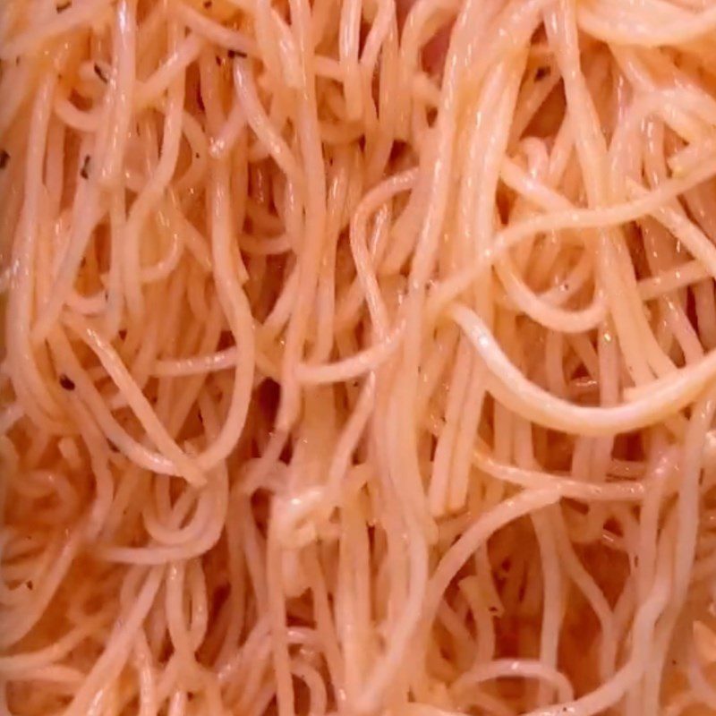 Step 5 Mix the rice noodles Stir-fried sour cabbage noodles (Recipe shared by Tiktok Vegetarian Kitchen XANH)