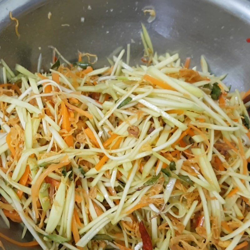 Step 4 Mixing salad Dried chicken green mango salad with lime and chili