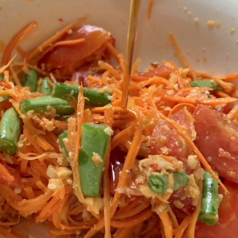 Step 4 Mixing the salad Carrot salad