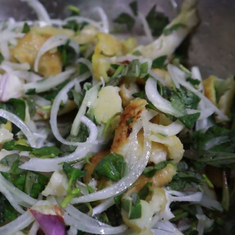 Step 5 Mixing the salad Vegetarian Hoi An chicken rice