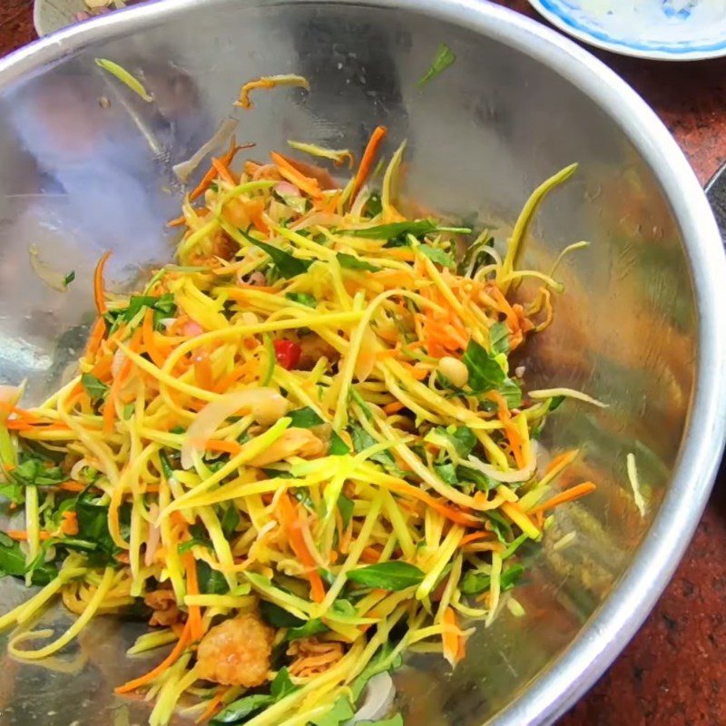 Step 7 Mixing the salad Mango Salad with Dried Chicken and Fried Pork Skin