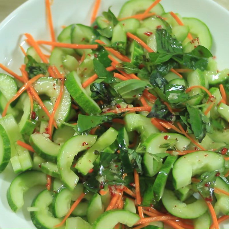 Step 4 Mixing the salad Crispy cucumber and carrot salad