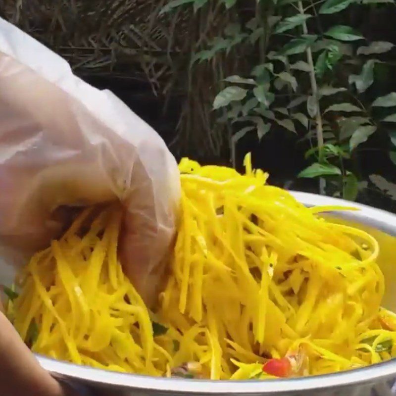 Step 5 Mixing salad Razor clam mango salad