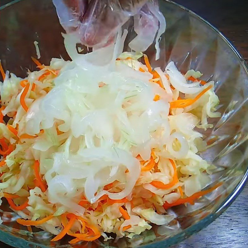 Step 4 Mixing salad Vegetarian cabbage and carrot salad