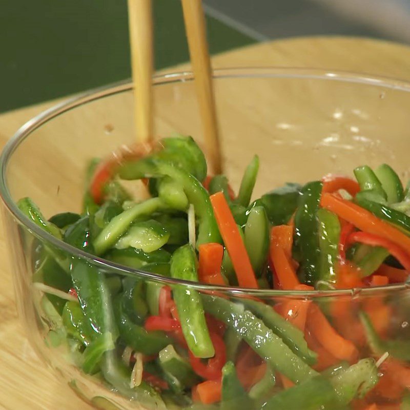 Step 3 Mixing the salad Sweet and sour cucumber and carrot salad