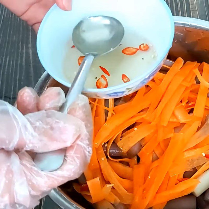 Step 6 Mixing Salad Lotus Stem Salad with Shrimp and Beef