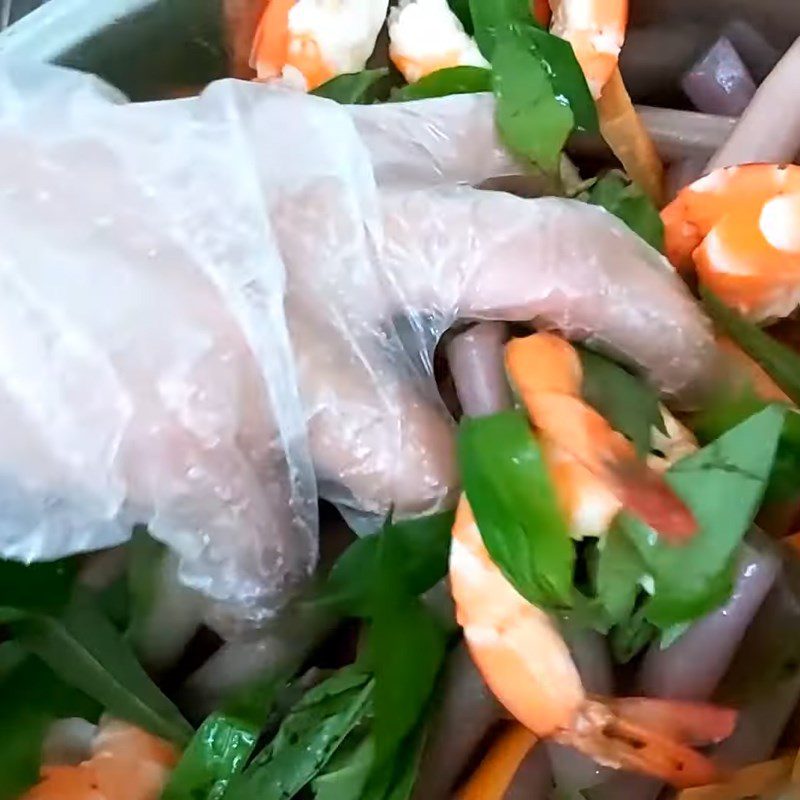 Step 6 Mixing Salad Lotus Stem Salad with Shrimp and Beef