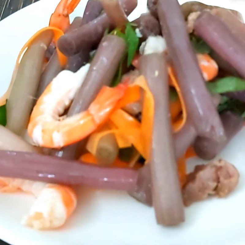 Step 6 Mixing Salad Lotus Stem Salad with Shrimp and Beef