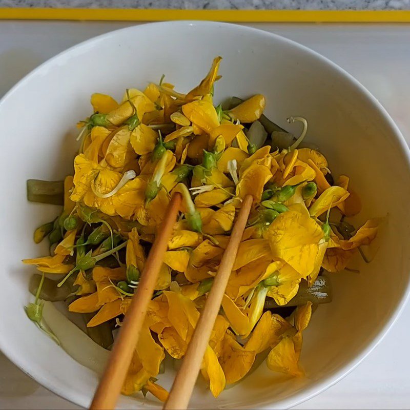 Step 4 Mix the salad Lotus Stem and Water Lily Salad