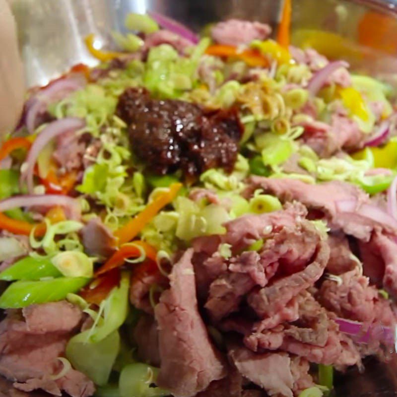 Step 7 Mixing the salad Thai colorful beef salad