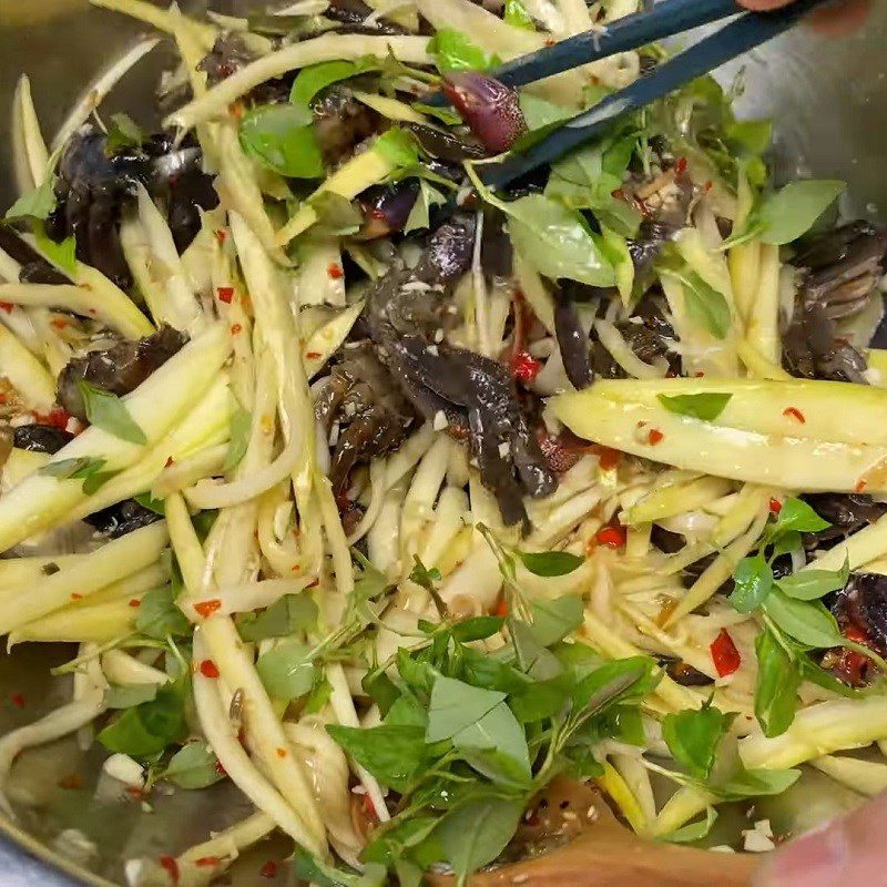 Step 2 Mixing the salad Three-striped crab mango salad