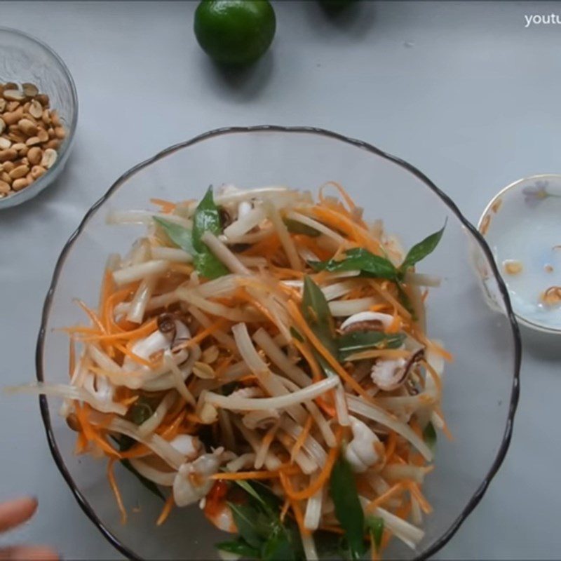 Step 3 Mixing salad Lotus stem salad with shrimp and squid (seafood)