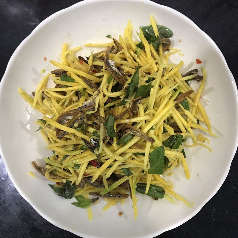 Step 3 Mixing salad Mango salad with dried anchovies