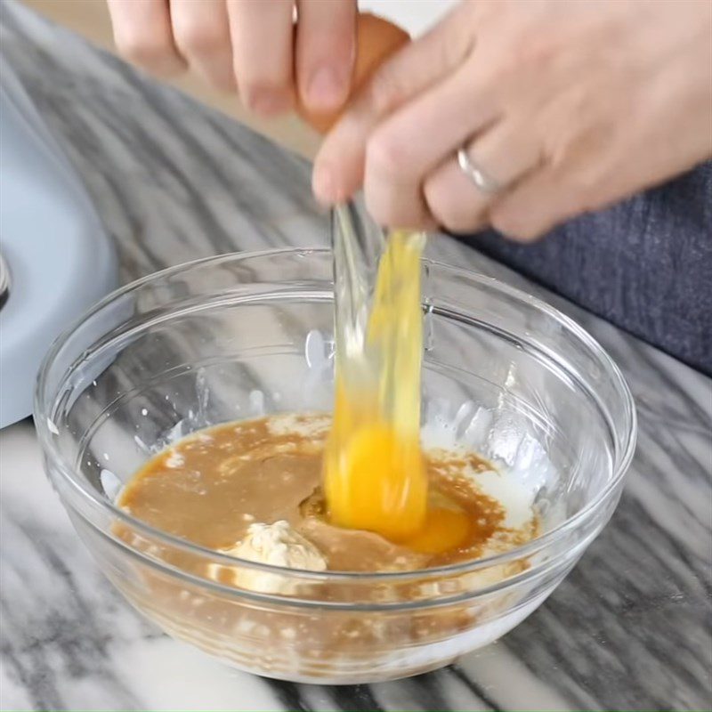 Step 2 Mix the egg mixture Christmas tree cupcake