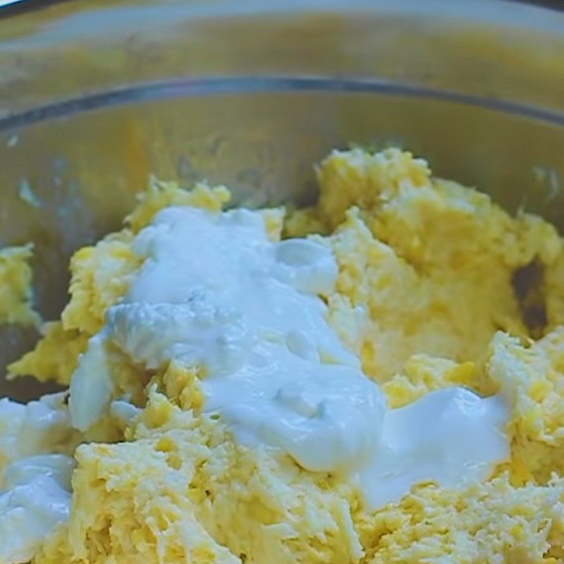 Step 4 Mix the durian cassava cake batter