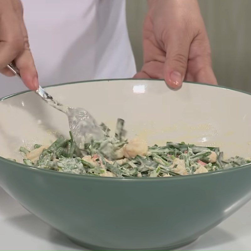 Step 3 Mix the ingredient mixture Crispy chive shrimp cake