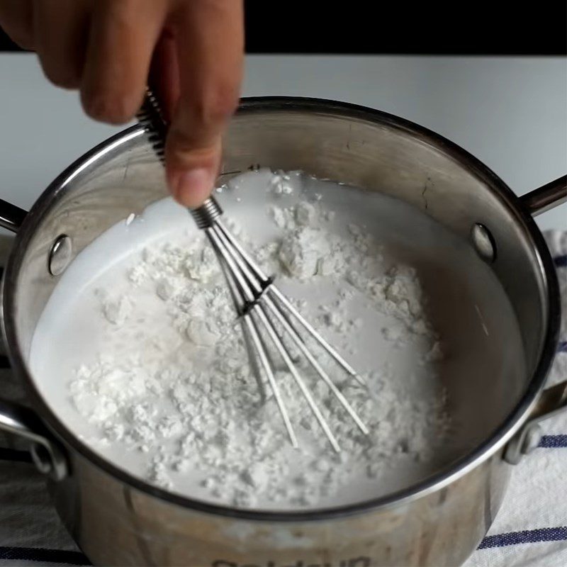 Step 1 Mix the coconut milk mixture for Coconut Ice Cream without Whipping Cream