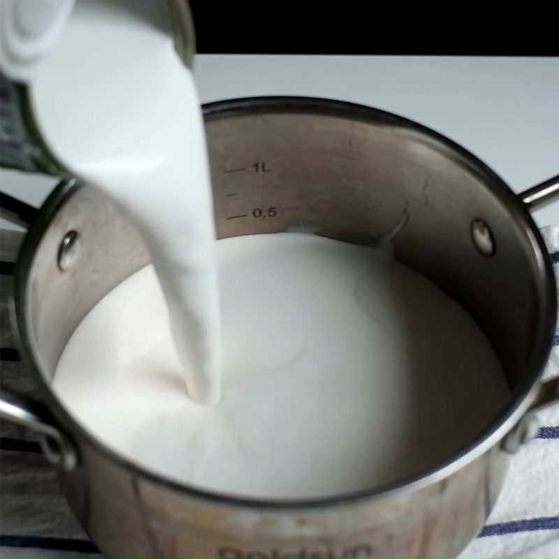 Step 1 Mix the coconut milk mixture for Coconut Ice Cream without Whipping Cream