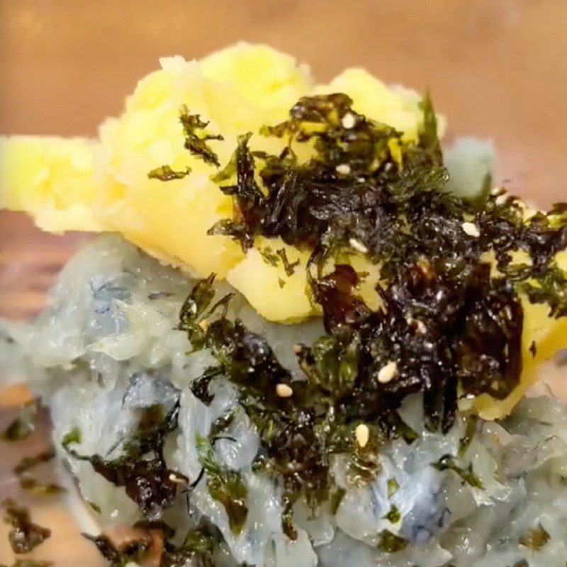 Step 2 Mix Ingredients for Crispy Potato Shrimp Cakes (Recipe shared by Tiktok Vao bep cùng TasteVN)