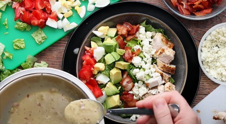 Step 5 Mix the Cobb salad