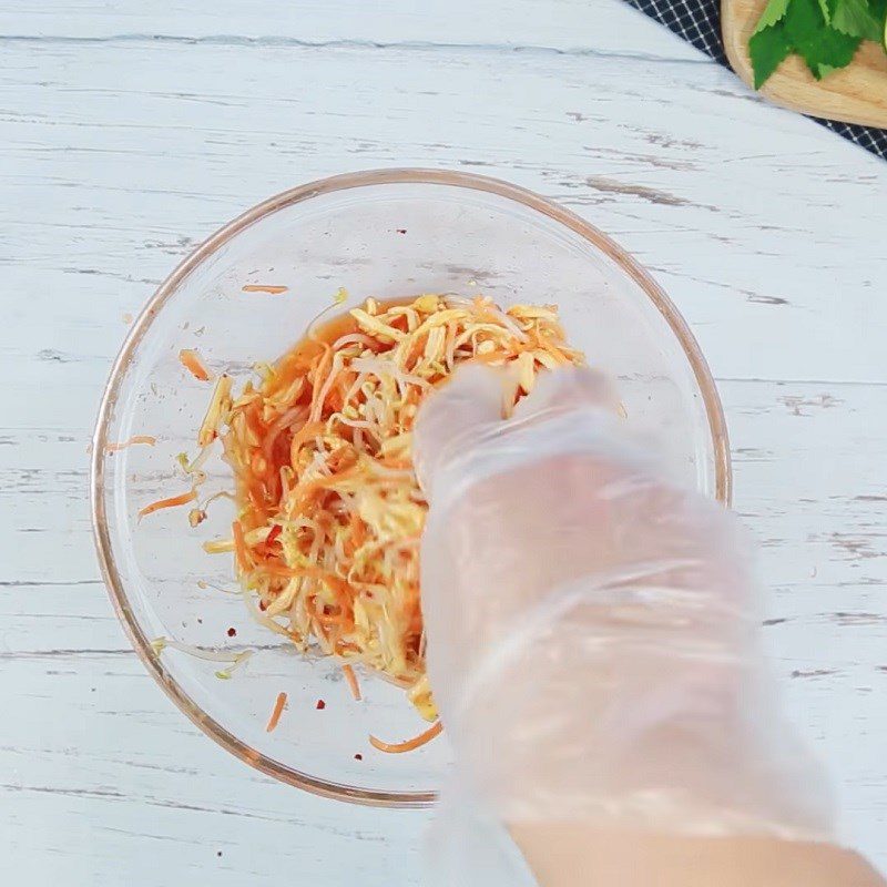 Step 4 Mixing salad Shredded chicken salad