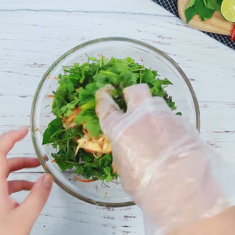 Step 4 Mixing salad Shredded chicken salad