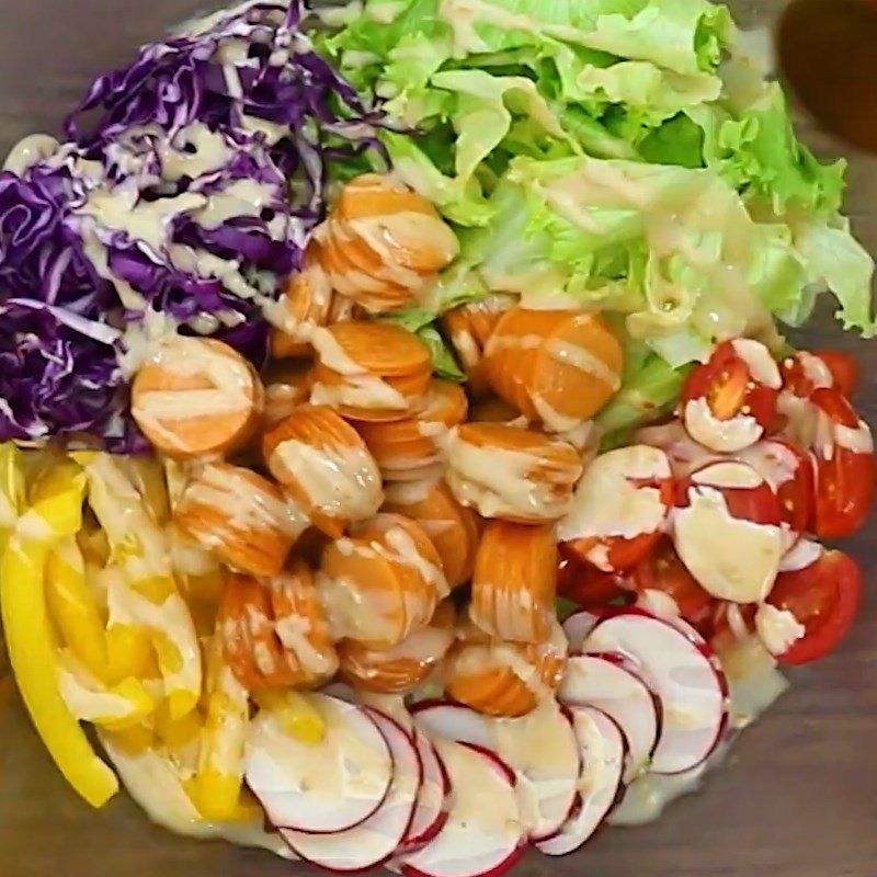 Step 4 Mixing salad Sausage salad with roasted sesame dressing