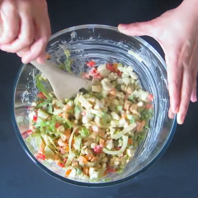 Step 4 Mix the salad for bell pepper chicken salad