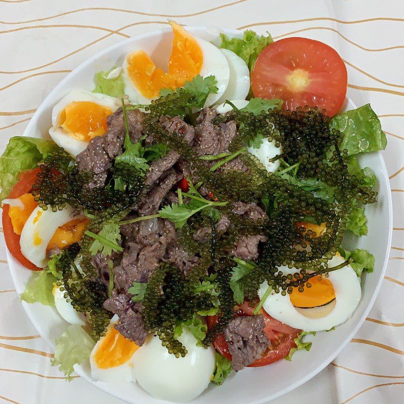 Step 4 Mix salad Seaweed salad with beef