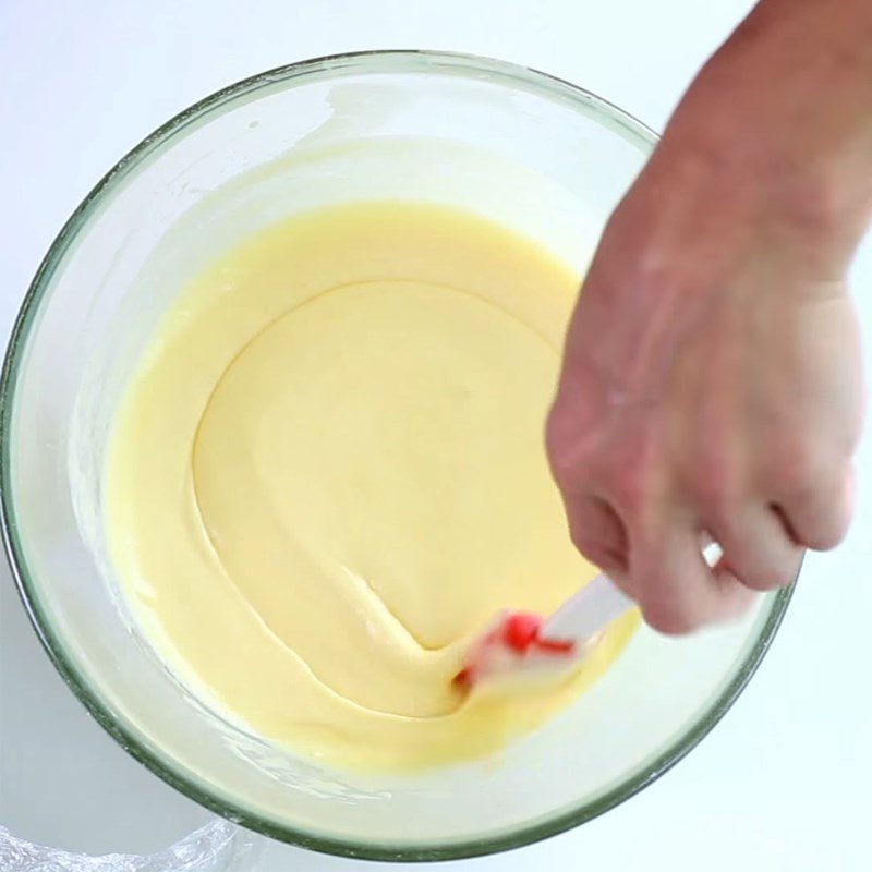 Step 4 Mixing Chocolate and Freezing Cream Chocolate Cold Cake