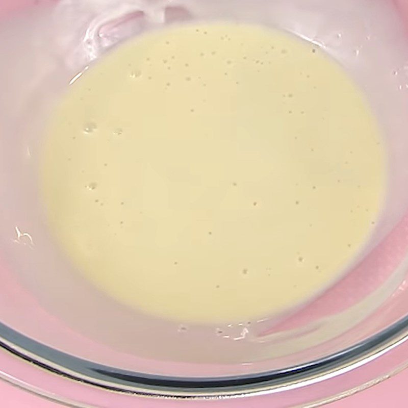 Step 1 Mix all ingredients together Cake from powdered milk and cream