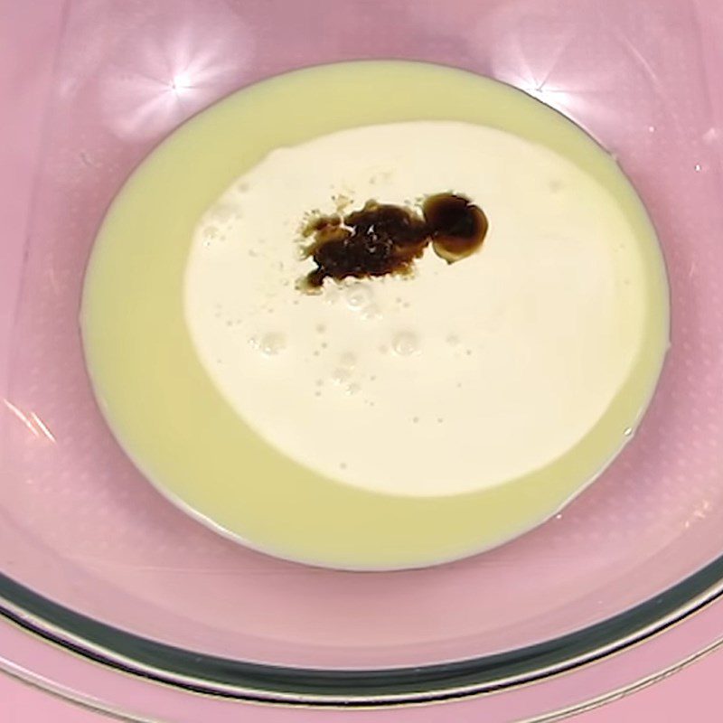 Step 1 Mix all ingredients together Cake from powdered milk and cream