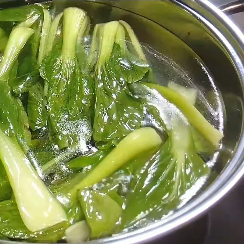 Step 5 Blanching vegetables and noodles Chicken noodle soup
