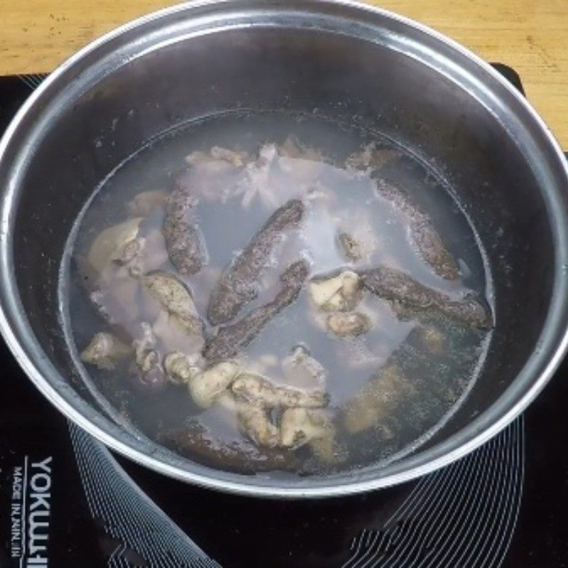 Step 3 Blanch and marinate chicken entrails Chicken entrails noodle