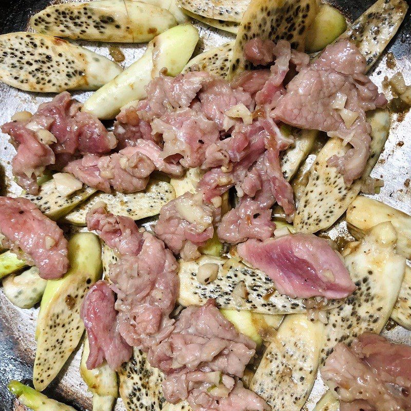 Step 2 Stir-fried bamboo shoots with beef Bamboo shoots stir-fried with beef
