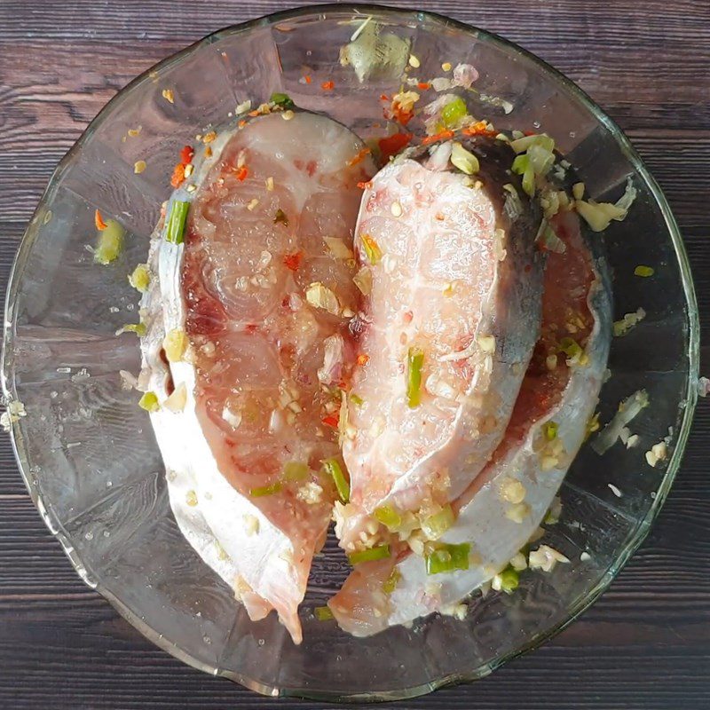 Step 2 Marinate the Basa Fish for Braised Basa Fish with Pineapple