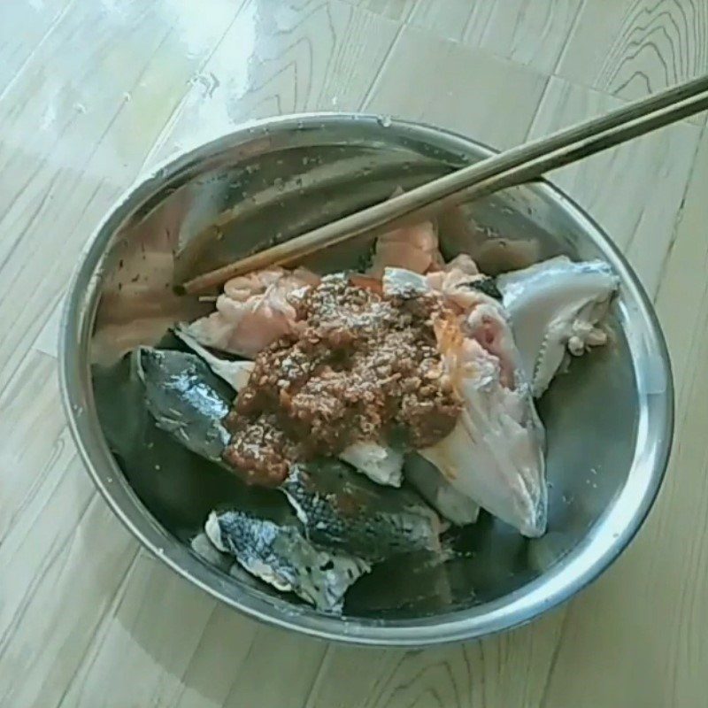 Step 2 Marinating the salmon Grilled Salmon Head with Satay