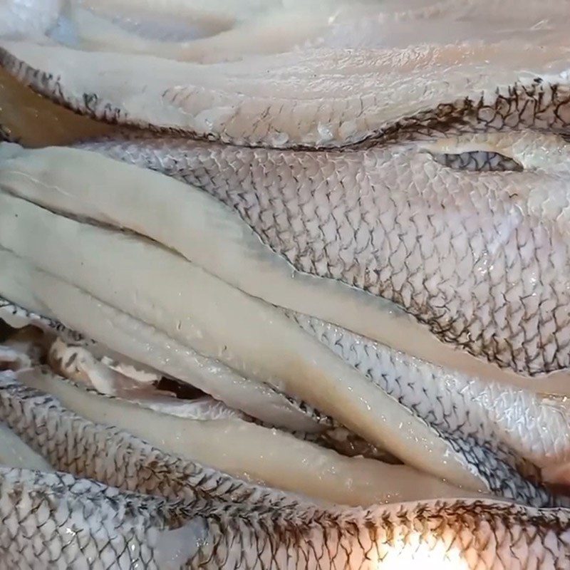 Step 3 Marinate the snakehead fish Dry snakehead fish