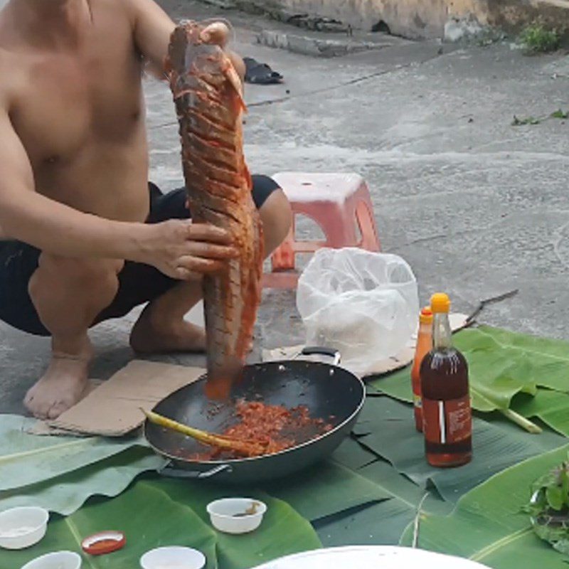 Step 2 Marinate the catfish Grilled catfish with chili salt