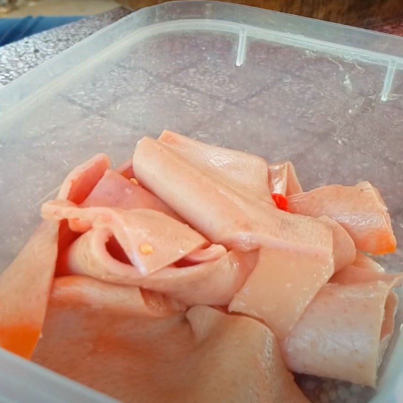 Step 2 Marinating pig skin Grilled pig skin with honey