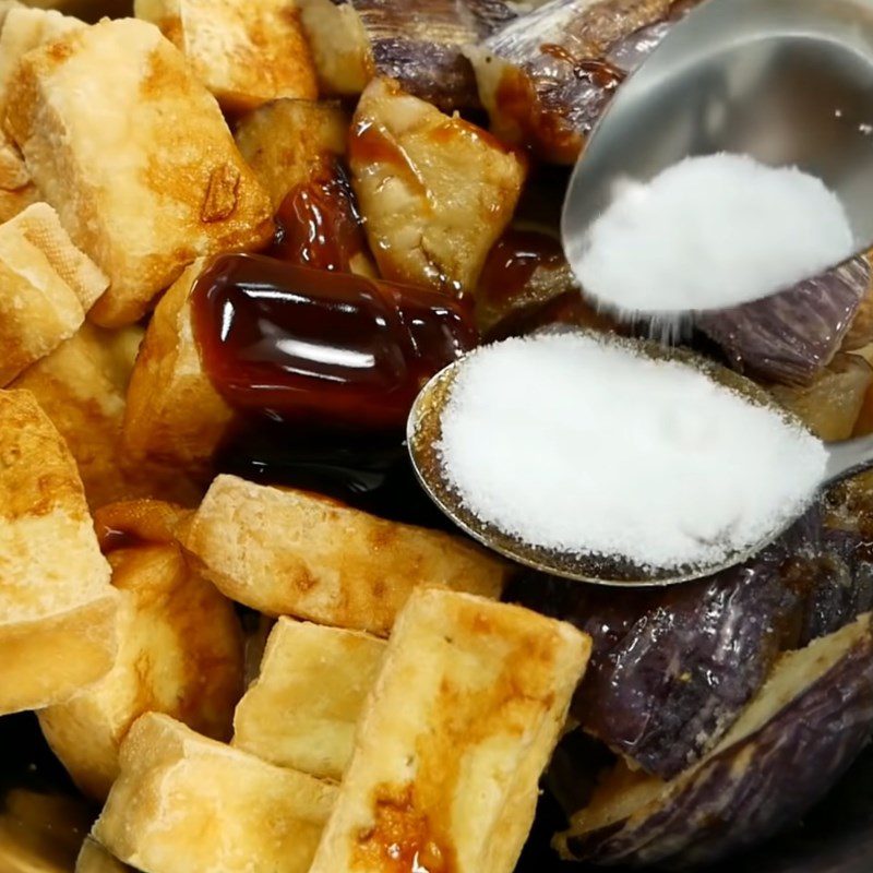 Step 4 Marinate tofu and eggplant Eggplant braised vegetarian