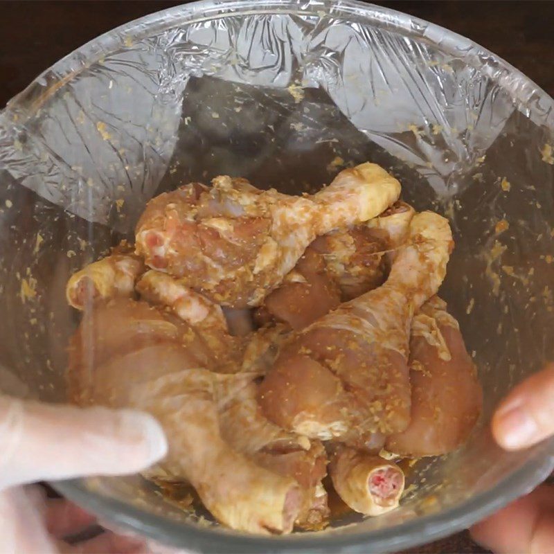 Step 3 Marinate chicken with lemongrass