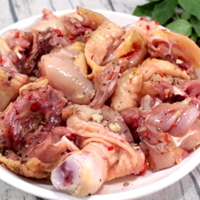 Step 2 Marinate the chicken for Chicken with Basil Leaves