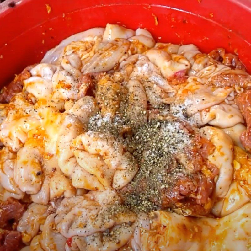 Step 2 Marinate the intestines for Grilled Beef Intestines with Satay