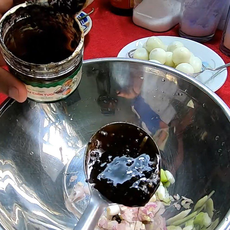 Step 3 Marinate the mushrooms Quail eggs with chicken thigh mushrooms